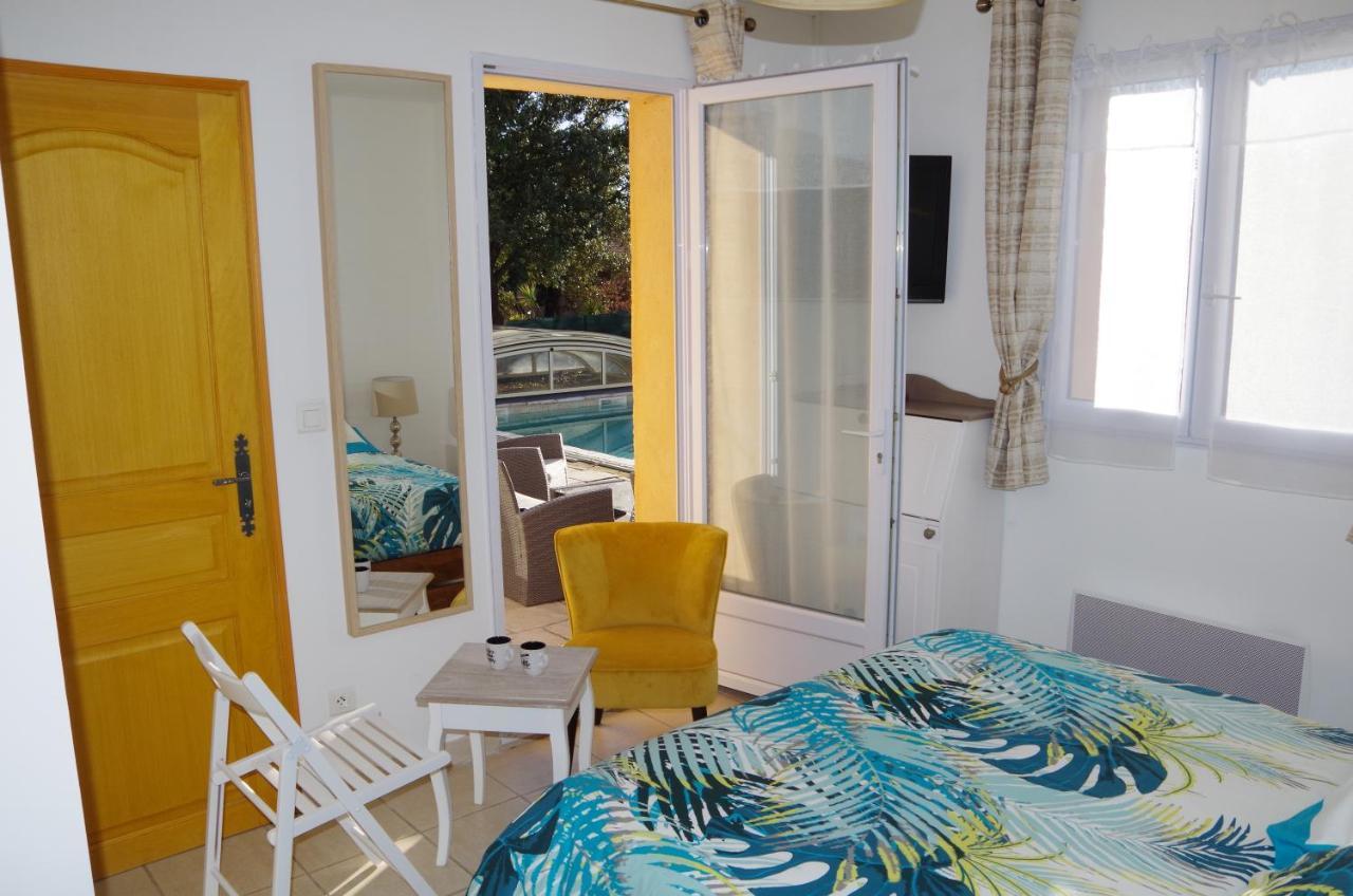 Lou Pebre D'Ai Bed & Breakfast Regusse Bagian luar foto