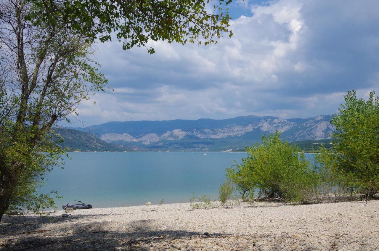 Lou Pebre D'Ai Bed & Breakfast Regusse Bagian luar foto