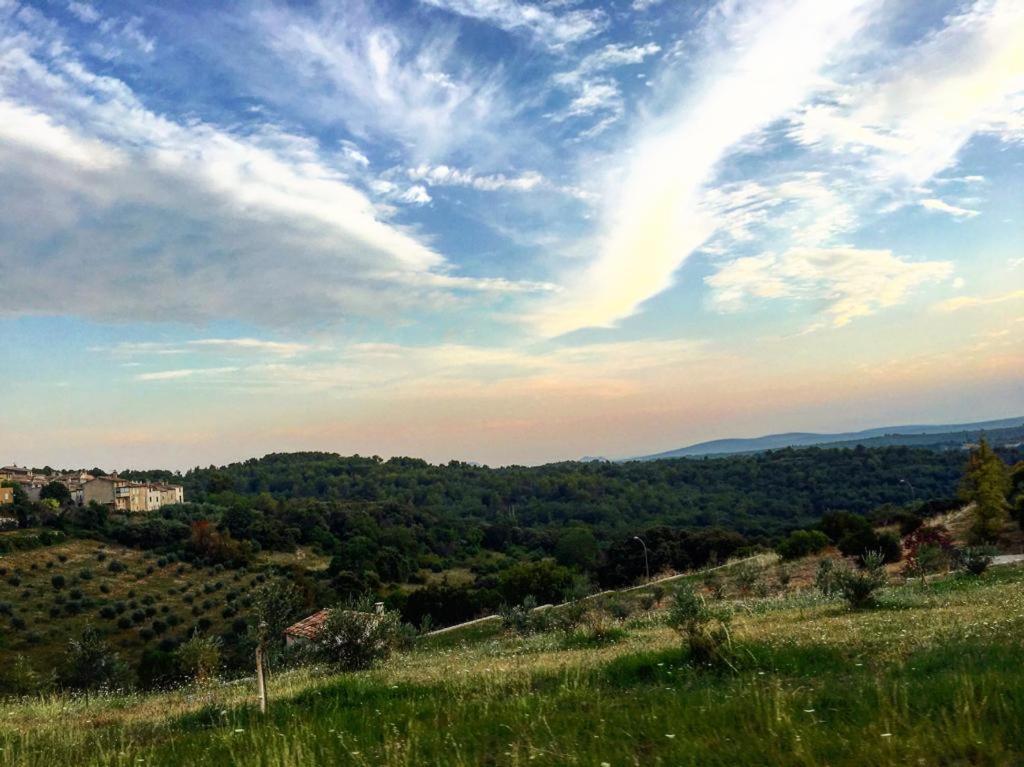 Lou Pebre D'Ai Bed & Breakfast Regusse Bagian luar foto