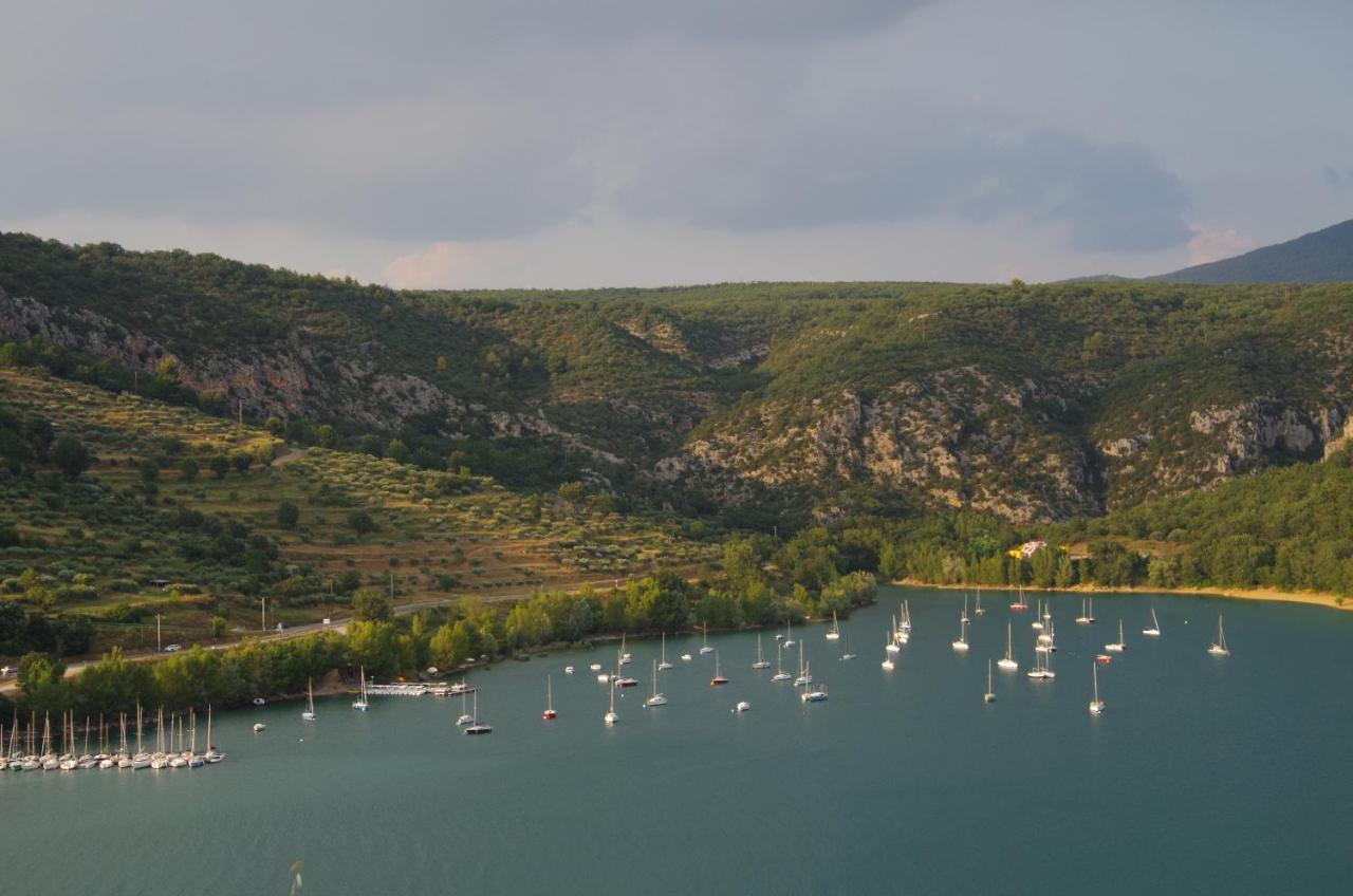 Lou Pebre D'Ai Bed & Breakfast Regusse Bagian luar foto