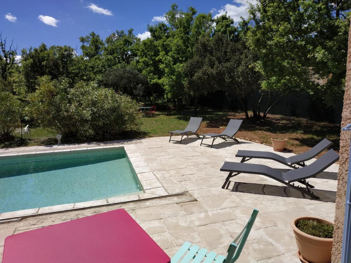 Lou Pebre D'Ai Bed & Breakfast Regusse Bagian luar foto
