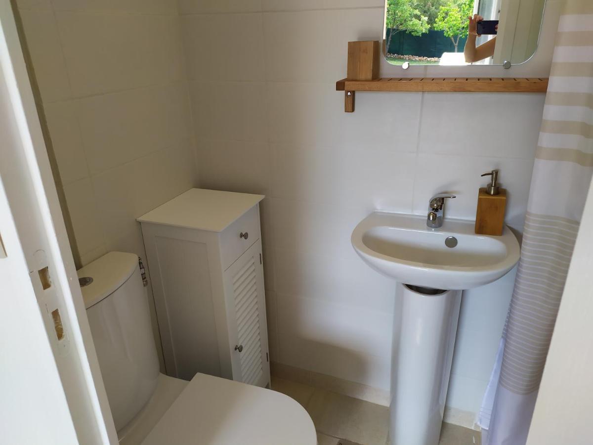 Lou Pebre D'Ai Bed & Breakfast Regusse Bagian luar foto