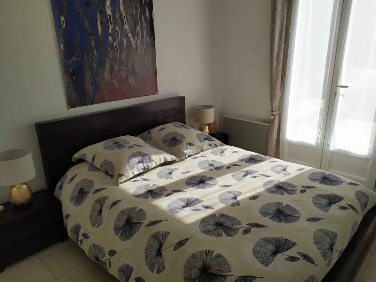 Lou Pebre D'Ai Bed & Breakfast Regusse Bagian luar foto